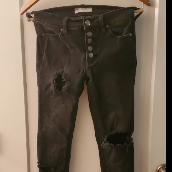 Free People High Waisted Ripped Skinny Jeans - Picture 5 of 8